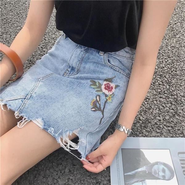 Κομψό κυρίες φούστα με ψηλή μέση σε φωτεινά χρώματα και με κέντημα