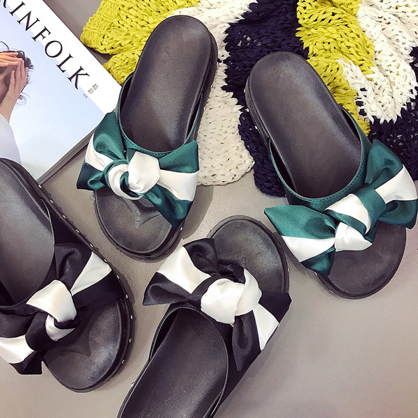 Γυναικείες παντόφλες  με σατέν κορδέλες σε πράσινο και μαύρο χρώμα