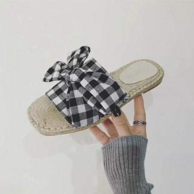 Όμορφες γυναικείες παντόφλες σεκαρό  σε κόκκινο και μαύρο χρώμα