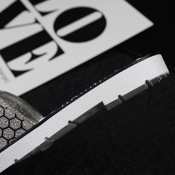 Γυναικείες παντόφλες σε διάφορα χρώματα - πολύ άνετα