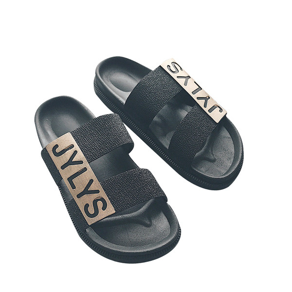 Casual παντόφλες για τους άνδρες σε γκρι και μαύρο χρώμα με την επιγραφή