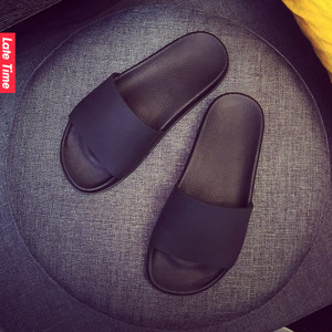 Καουτσούκ παντόφλες σε μαύρο και άσπρο - unisex