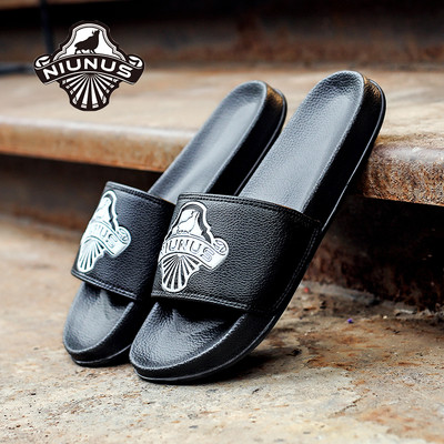 καουτσούκ παντόφλες ανδρών σε διάφορα χρώματα και σε δύο μοντέλα - με ή χωρίς ταινία