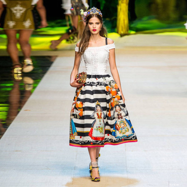 Κομψό κυρίες φόρεμα κατάλληλο για κάθε περίσταση με ενδιαφέρουσες χρωματιστές κάτω