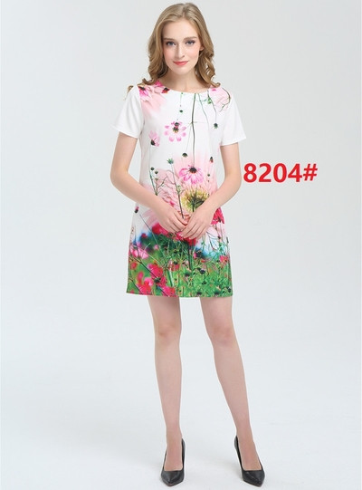 Πολύ ενδιαφέρον κυρίες ριγέ σύντομη φορέματα - 9 μοντέλα