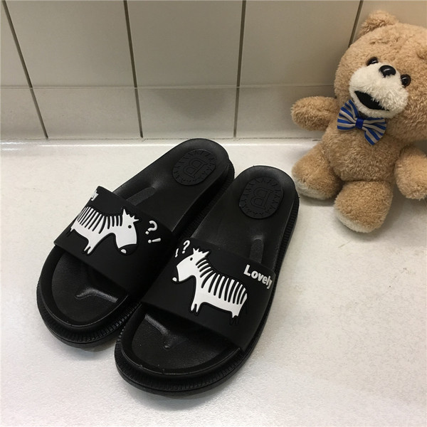 Καουτσούκ Γυναικείες  παντόφλες σε διάφορα χρώματα με εξωραϊσμό zebra