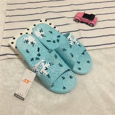 ΠανέμορφΕς παντόφλες για άνδρες και γυναίκες σε διαφορετικά χρώματα