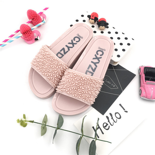 Πολύ όμορφές Γυναικείες παντόφλες  σε ροζ και μαύρο χρώμα