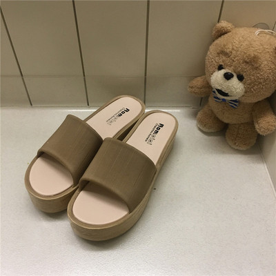 Γυναικείες μοντέρνες ς παντόφλες, υψηλή πλατφόρμα