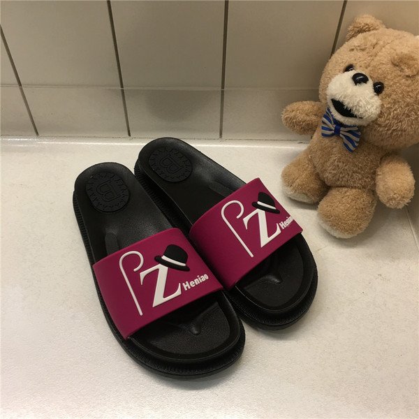 Μοντέρνες Γυναικείες  παντόφλες για την παραλία