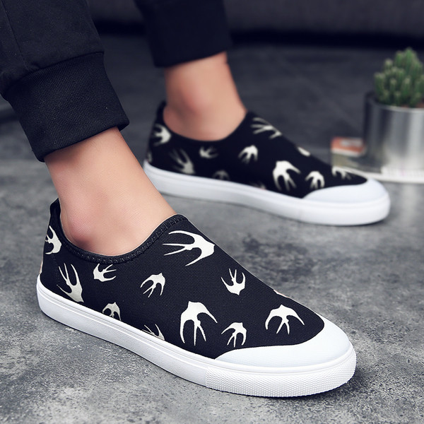 Κομψά ανδρικά μοκασίνια κατάλληλα για την  καθημερινή ζωή