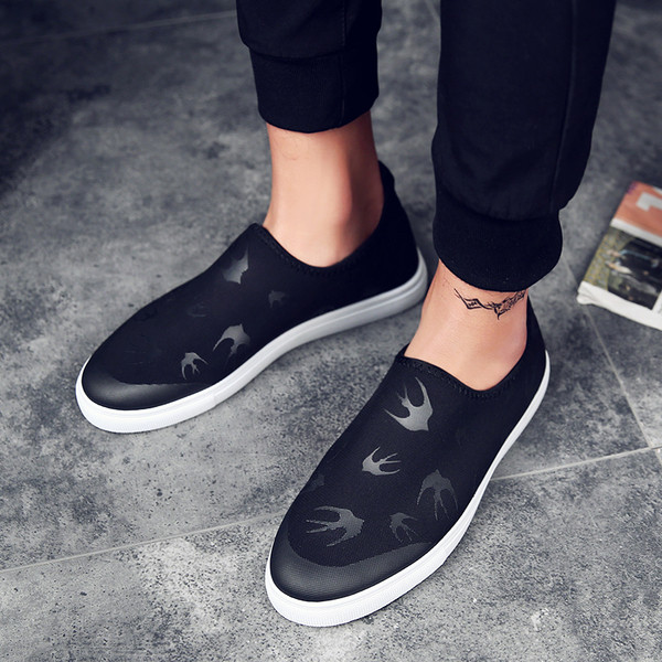 Κομψά ανδρικά μοκασίνια κατάλληλα για την  καθημερινή ζωή