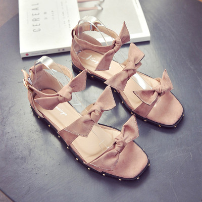 Οι γυναίκες σανδάλια με κορδέλα, ελαφρώς επισήμανε, ροζ και μαύρο