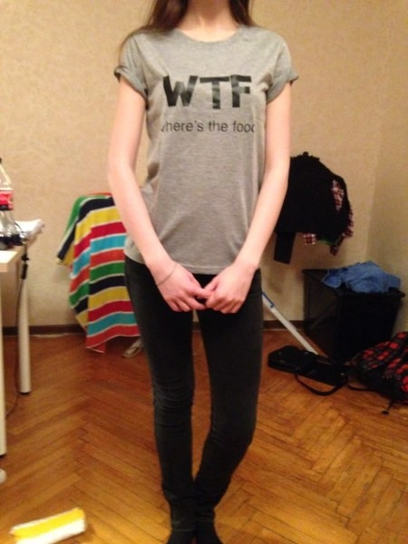 Κυρίες καθημερινή μπλούζα με μια πολύ ενδιαφέρουσα επιγραφή - 3 χρώματα