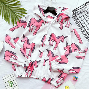 Тъничко дамско яке с много интересни шарени илюстрации и качулка - 3 модела