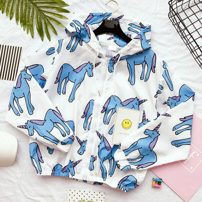 Тъничко дамско яке с много интересни шарени илюстрации и качулка - 3 модела