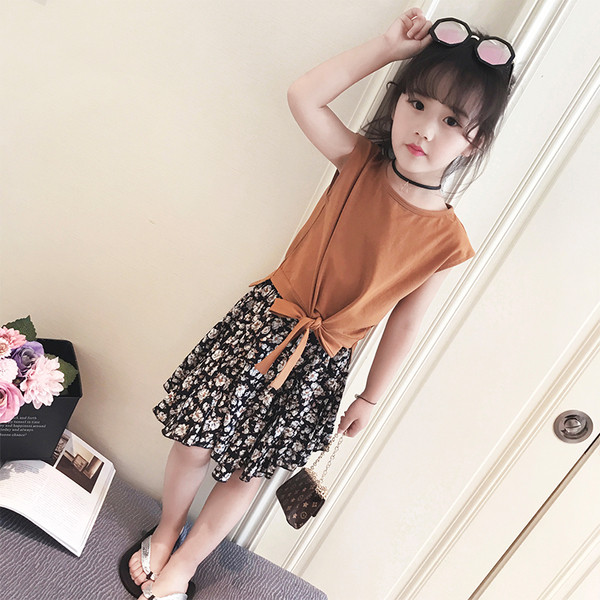 Παιδικό σετ για κορίτσια από δύο μέρη - αμάνικο και φαρδιά φούστα με floral μοτίβο