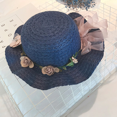 Сладка детска шапка за момичета в син и бежов цвят с декорация цветя