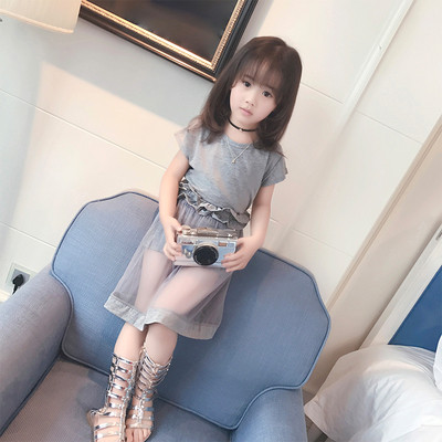 Γλυκό παιδικό σετ για αγόρια - φούστα + μπλουζάκι, σε γκρι και μαύρο χρώμα