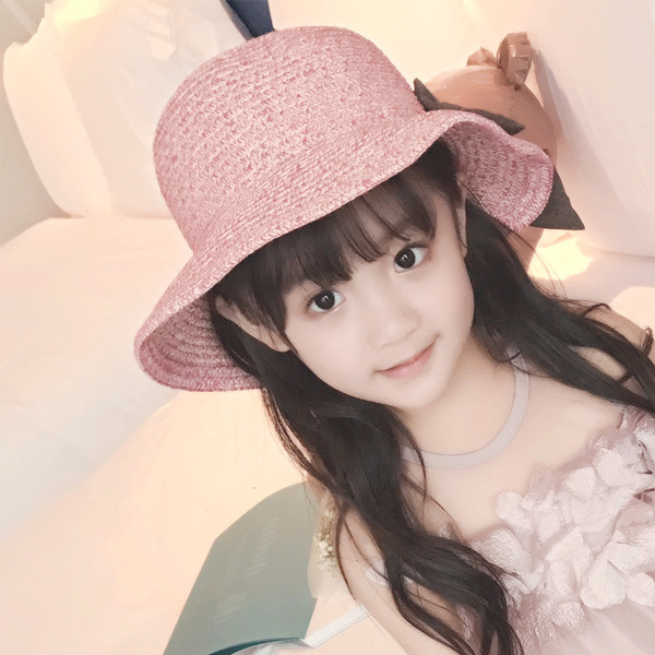 Много красива детска шапка за момичета с панделка в три цвята