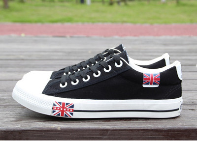 Καθημερινά πάνινα παπούτσια από καουτσούκ σε μαύρο και άσπρο - πολύ άνετα