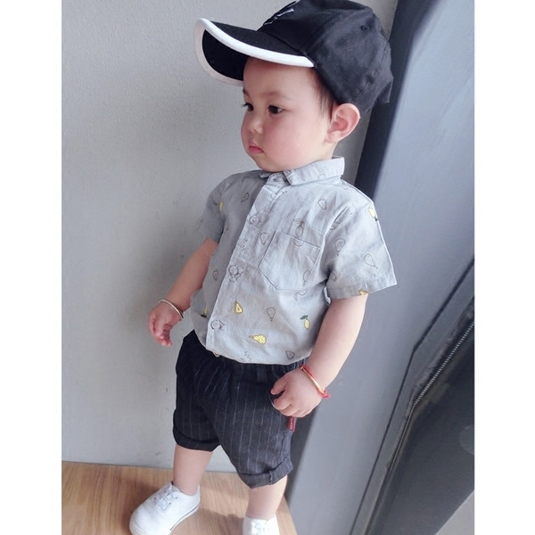 Καλοκαιρινό παιδικό πουκάμισο για αγόρια με κοντό μανίκι σε λευκό, γκρι και μπλε χρώμα