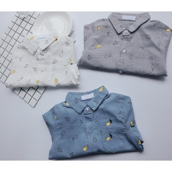 Καλοκαιρινό παιδικό πουκάμισο για αγόρια με κοντό μανίκι σε λευκό, γκρι και μπλε χρώμα