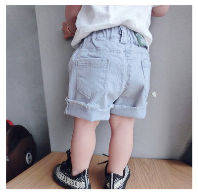 Детски къси панталони за момчета в бял и син цвят, с висока талия