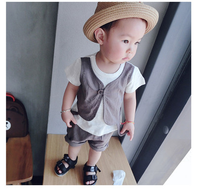 Сладък детски комплект за момчета в бежов и зелен цвят