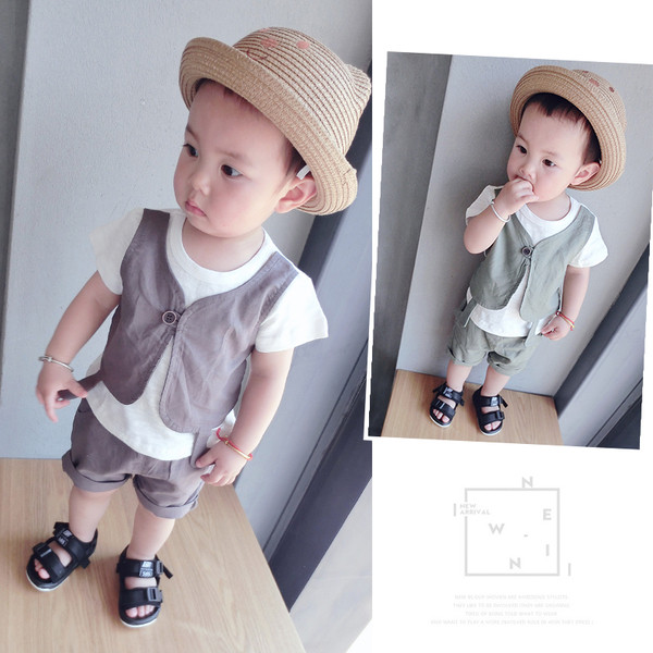 Сладък детски комплект за момчета в бежов и зелен цвят