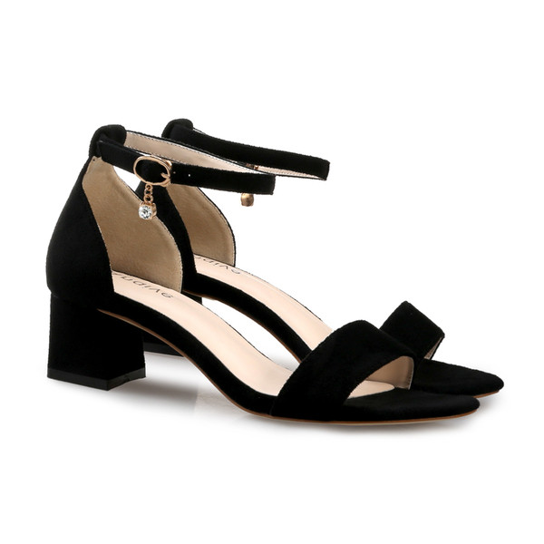 Κομψό κυρίες σανδάλια σουέτ χαμηλής περιεκτικότητας σε λιπαρά ηλεκτρικής ενέργειας και διακόσμηση με βότσαλα