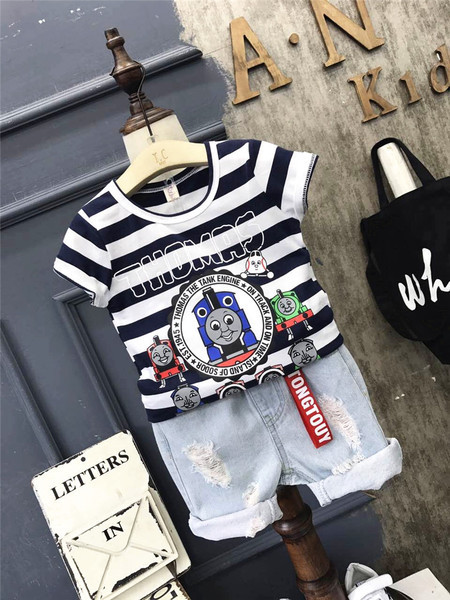 Κομψό παιδικό σετ για αγόρια - κοντό παντελόνι τζιν + ριγέ μπλουζάκι