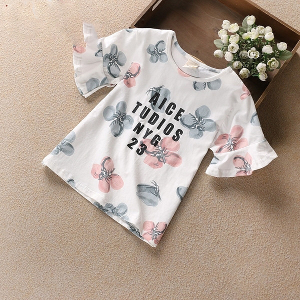 Όμορφο παιδικό σετ για κορίτσια - σορτς με λουλούδια κεντήματος και μπλούζα με κοντό μανίκι με λουλούδια 