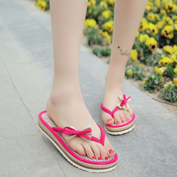 Άνετες γυναικείες παντόφλες με κορδέλα