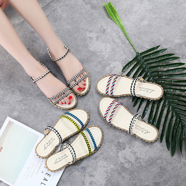 Πολύχρωμες γυναικείες  παντόφλες σε διαφορετικά χρώματα