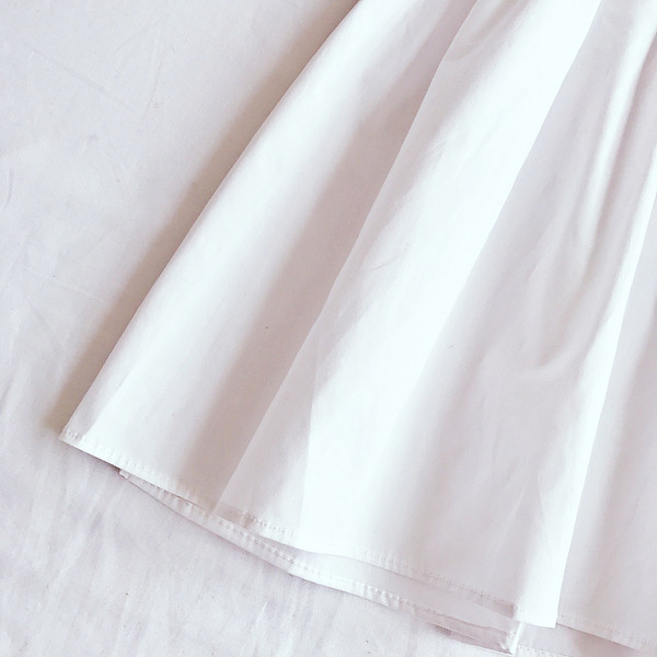 Κομψό κυρίες μπλούζα με κεντημένα λουλούδια σε μπλε και άσπρο, 3/4 μανίκι