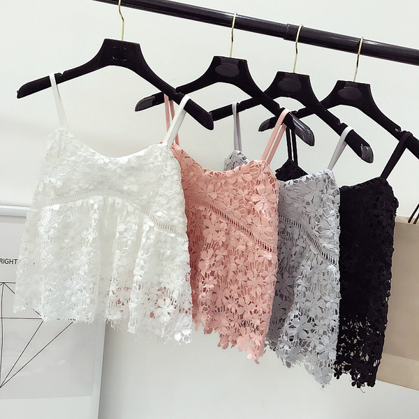 Lacy κυρίες κατοχυρωθούν σε γκρι, λευκό, ροζ, πράσινο και μαύρο, με λεπτές τιράντες