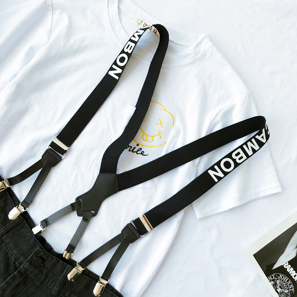 παντελόνια Σύντομη κυρίες με υψηλή μέση και τιράντες σε μαύρο χρώμα