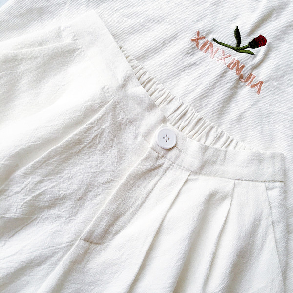 σορτς Ευρεία κυρίες με υψηλή μέση σε μαύρο και άσπρο