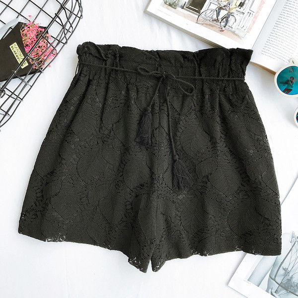 Κομψή σορτς δαντέλα για τους freestyle κυρίες