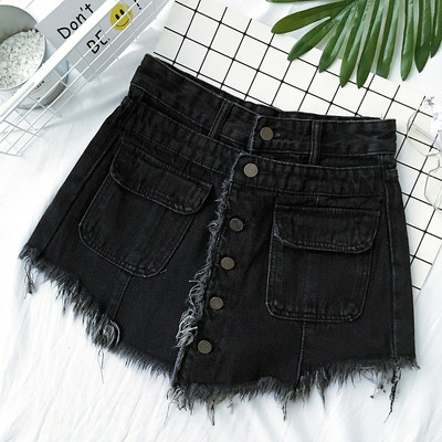 σορτς σύγχρονες γυναίκες σε λευκό, μπλε και μαύρο