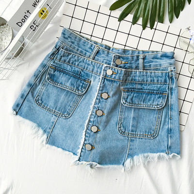 σορτς σύγχρονες γυναίκες σε λευκό, μπλε και μαύρο