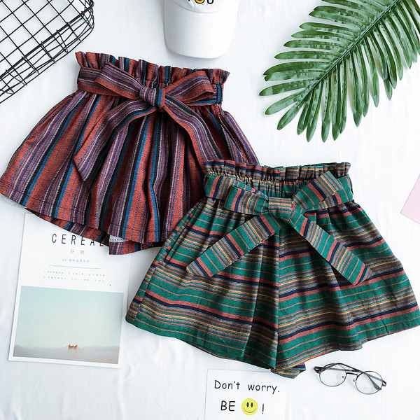 σορτς Χρωματιστά ελεύθερο γυναικών με ζώνη