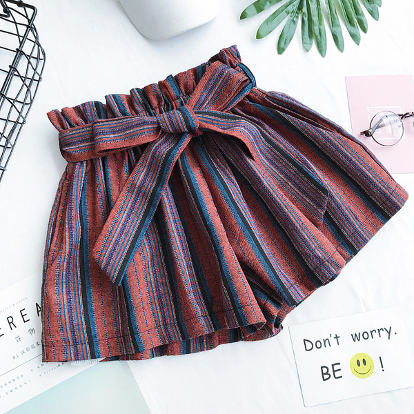 σορτς Χρωματιστά ελεύθερο γυναικών με ζώνη