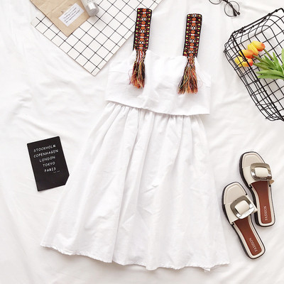 Φρέσκα κυρία φόρεμα με κορδέλα σε κίτρινο, πράσινο και λευκό