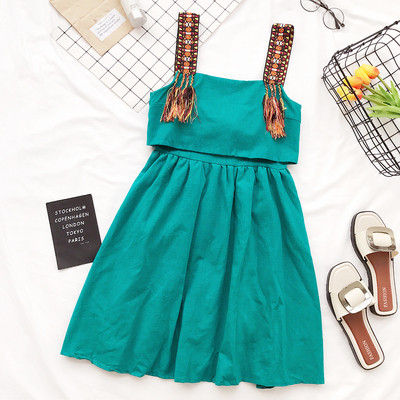 Φρέσκα κυρία φόρεμα με κορδέλα σε κίτρινο, πράσινο και λευκό