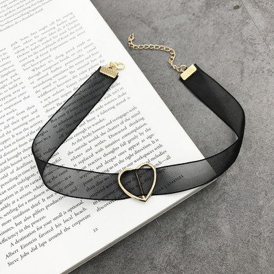 Красив дамски чокър от прозрачна материя с декорация сърце