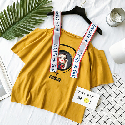 Σύγχρονη κυρίες μπλούζα με γυμνά ώμους και ελαστικά σε μαύρο, λευκό και κόκκινο