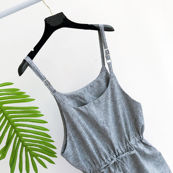 στολή των γυναικών καλοκαιριού σε τέσσερα χρώματα