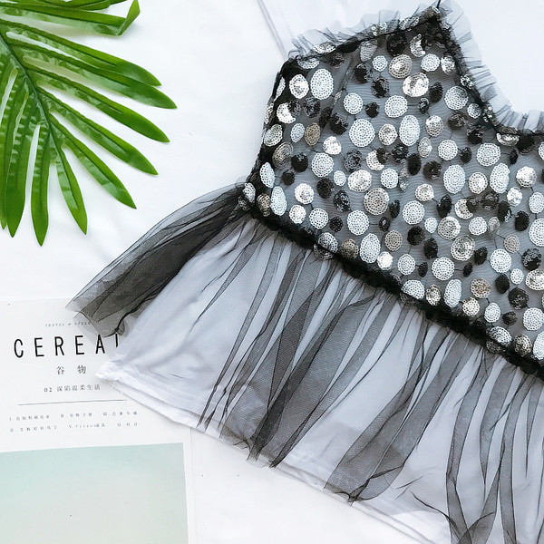 Κομψό κυρίες μπλούζα με μίμηση γιλέκο από τη διακόσμηση δαντέλα